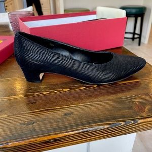 Vaneli Astyr Black Miniliz size 9.5 M